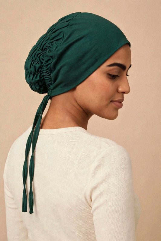 Model wearing the Emerald Green - Tie-Back Underscarf
