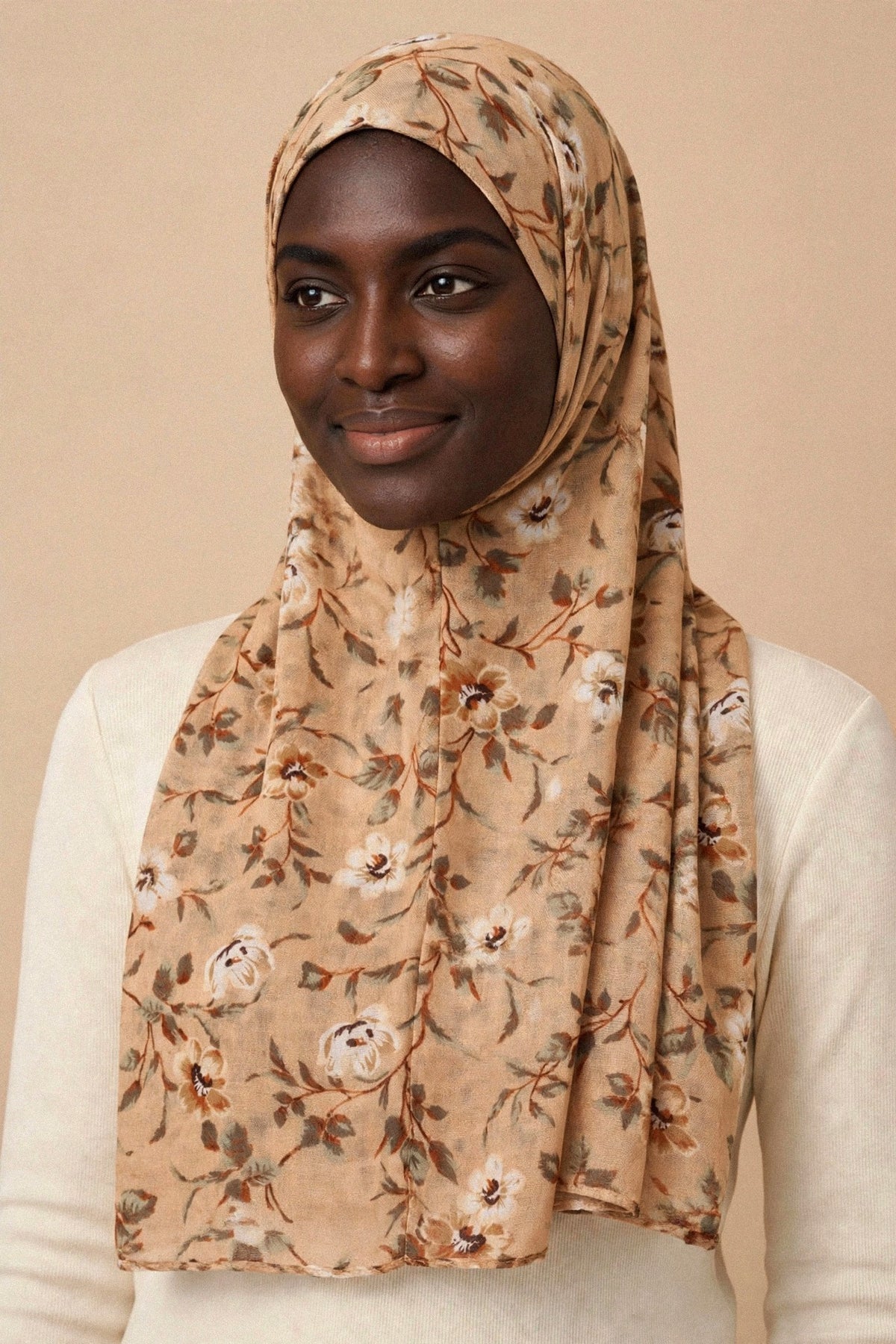 Model wearing the Pine Wood - Printed Era Hijab
