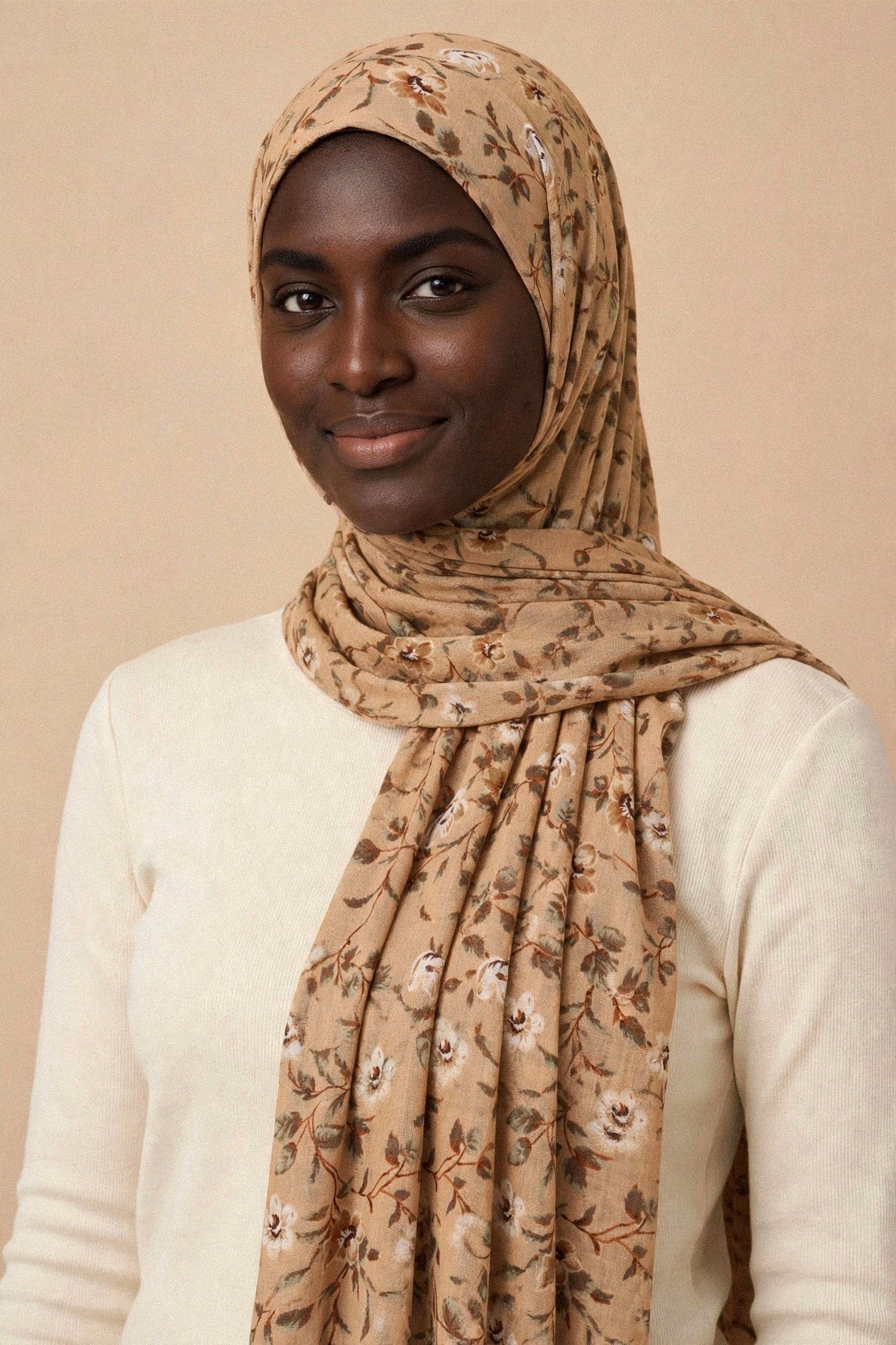 Model wearing the Pine Wood - Printed Era Hijab